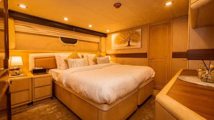 Yacht image