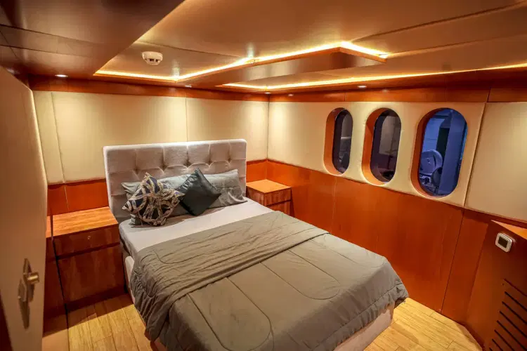 Yacht image