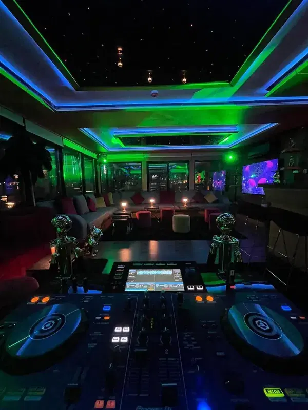 Yacht image